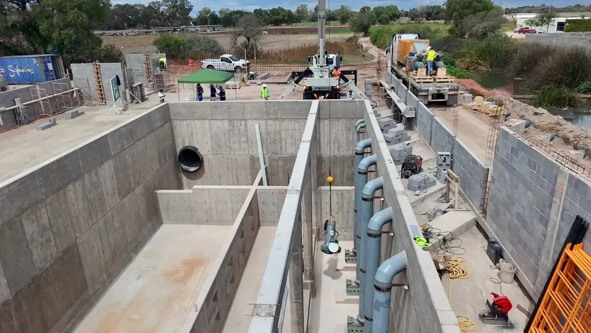 La instalación de un nuevo sistema de bombeo busca mitigar inundaciones en varias colonias de la localidad.