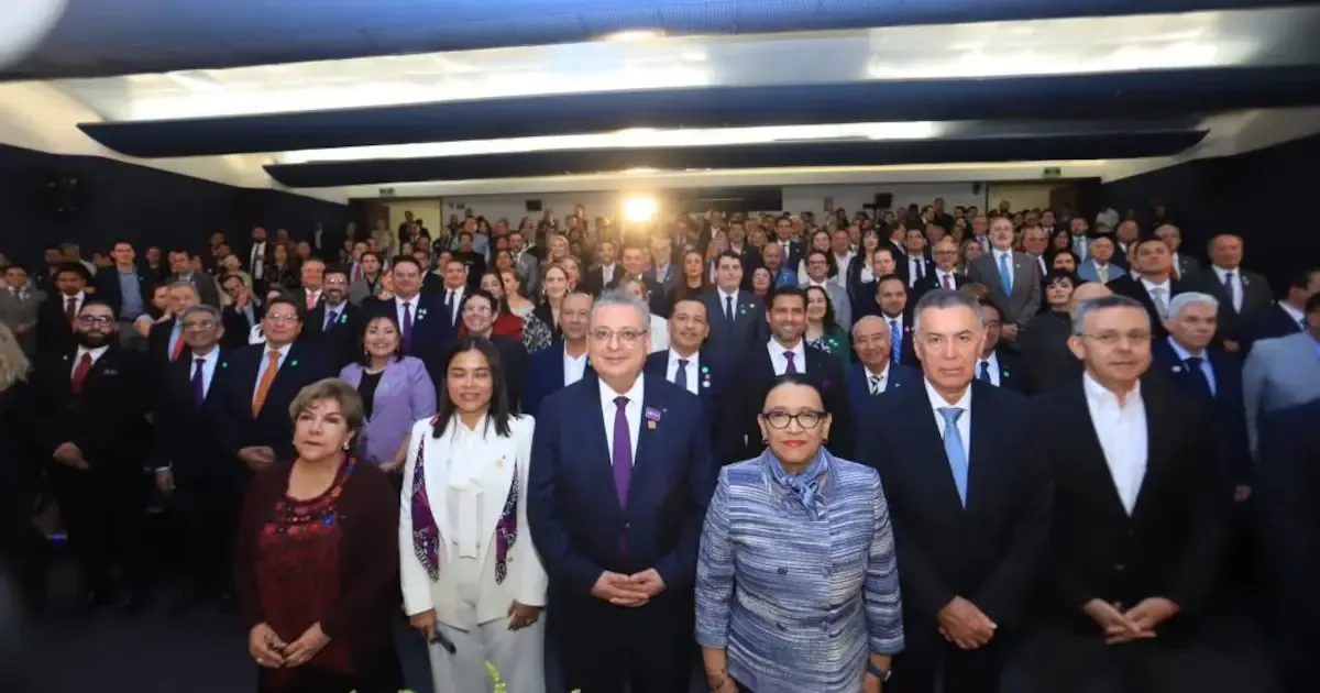 La secretaria de Gobernación destaca por su apoyo a la modernización de procesos notariales y la cultura testamentaria.