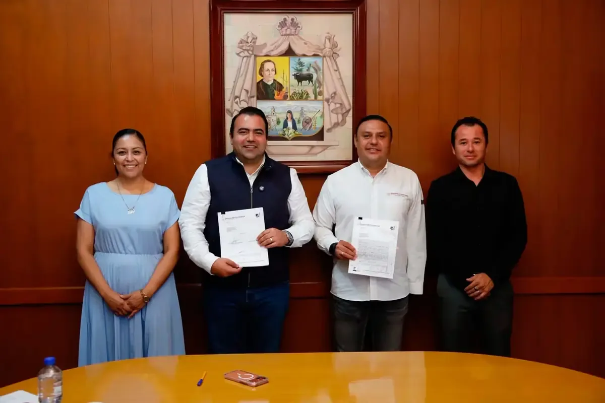 Este convenio busca mejorar la infraestructura deportiva en Colón con dos nuevas canchas.
