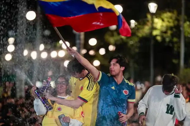Las canciones más populares animan a los colombianos en cada partido del Mundial.