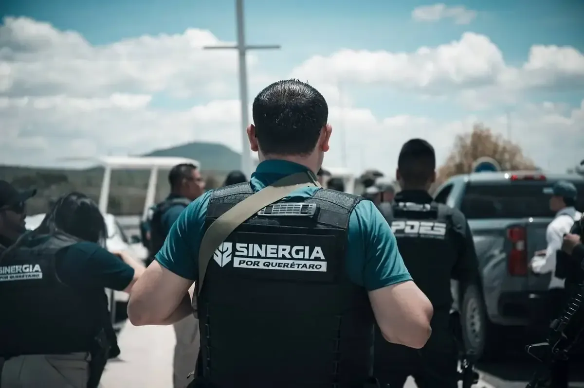 Representantes de fraccionamientos exigen respuestas ante largas afectaciones viales por obras federales.
