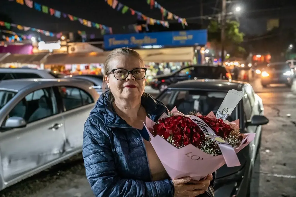 Comerciantes de florerías en Tijuana preparan ofertas para el Día del Amor.