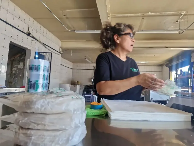 Comerciantes de Guadalajara descartan incrementos inminentes en el precio de la tortilla, pese a la incertidumbre entre los consumidores.