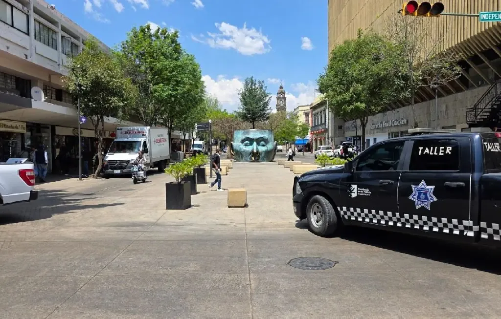 Comerciantes de Guadalajara enfrentan incertidumbre tras el anuncio de nuevos hitos urbanos.