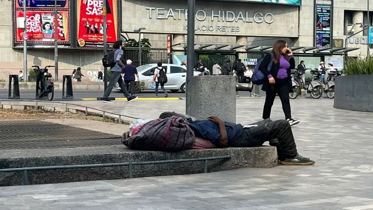 Comerciantes en Cuauhtémoc enfrentan el aumento de personas en situación de calle.
