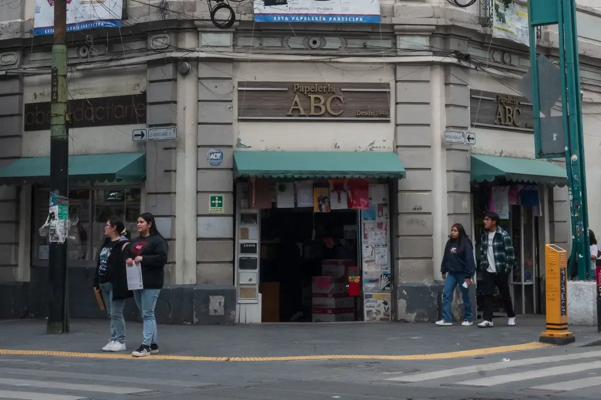 Las compras escolares impulsan un alza significativa en el comercio durante el regreso a clases.
