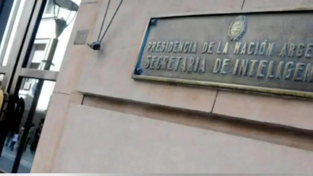 La nueva dirección busca establecer un plan de trabajo en medio de controversias legales sobre las facultades de la SIDE.