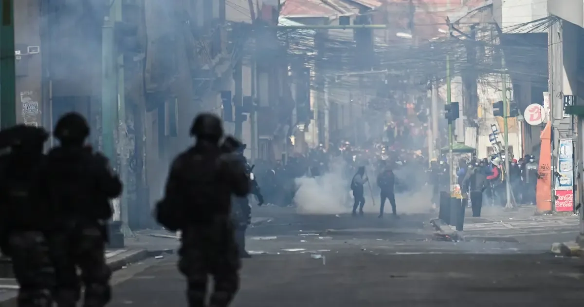 La situación social en Bolivia se agrava con protestas y bloqueos masivos.
