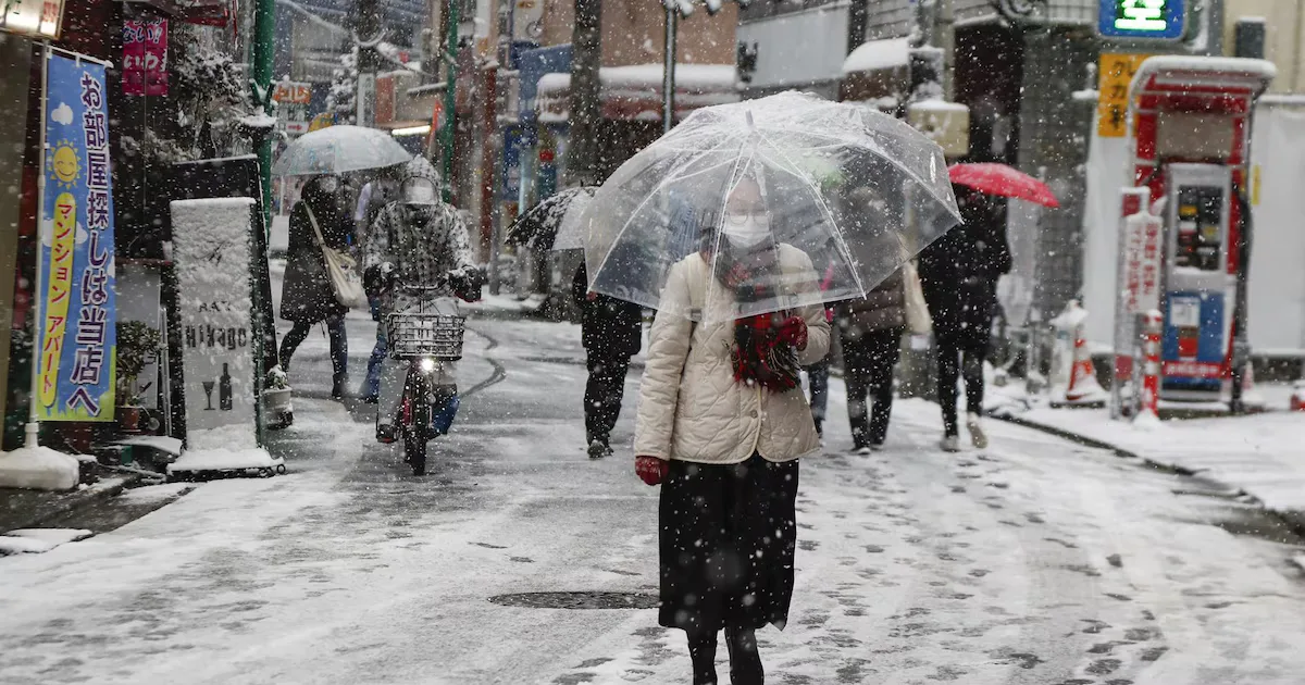 Comunidades aisladas en Japón tras la tormenta de nieve histórica.