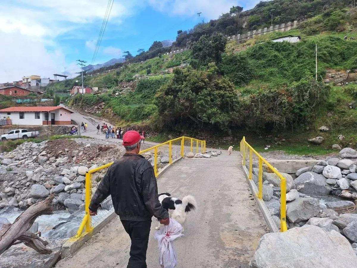 La obra beneficia a 600 familias y mejora el acceso a la agricultura local.