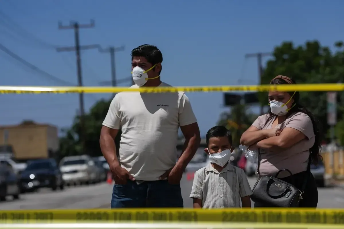 El riesgo de toxicidad amenaza la salud de comunidades latinas en Bloomington, California.