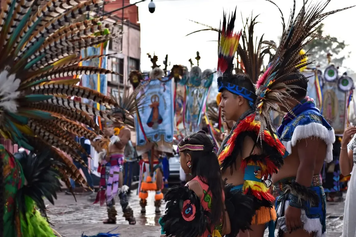 Más de 300 integrantes de comunidades originarias exigen el respeto a sus tierras y recursos.