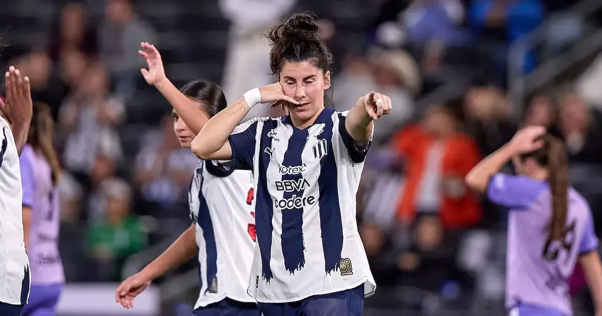 Con un contundente triunfo, Monterrey supera a Guadalajara y toma el liderato del torneo.