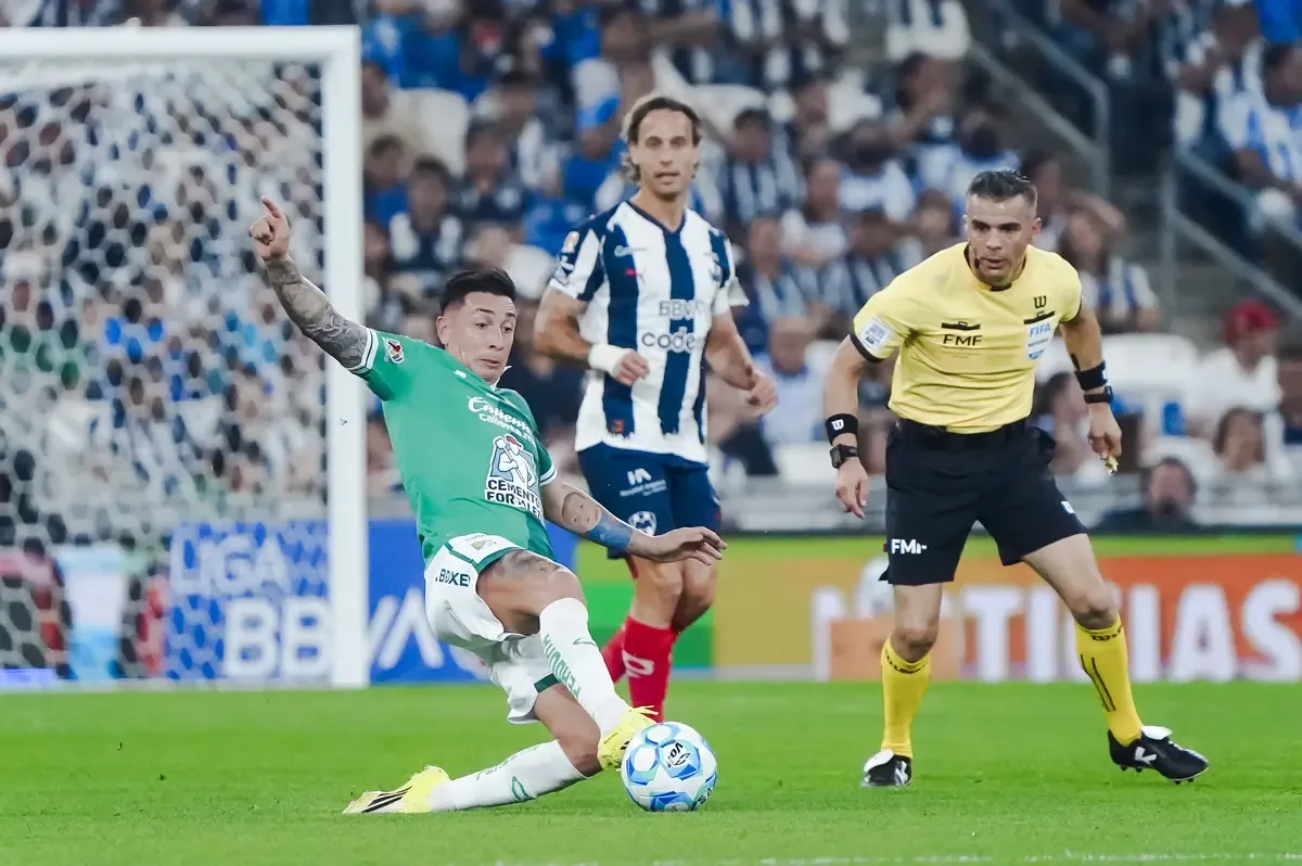Con un inicio prometedor, León no logró concretar y se quedó sin puntos en Monterrey.