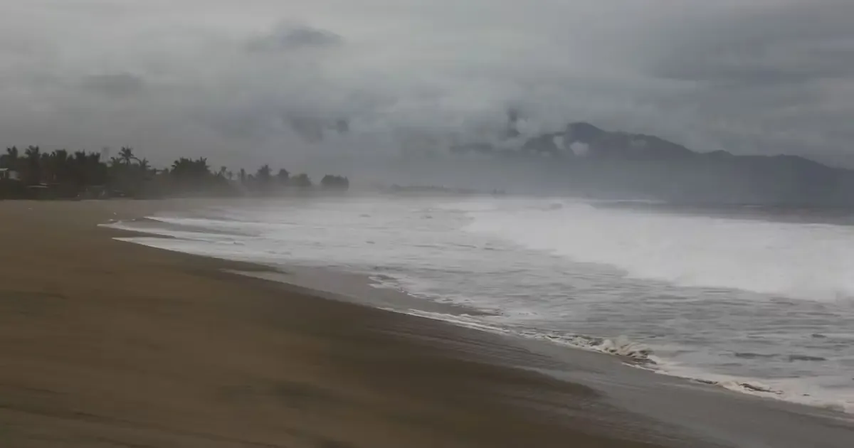 La depresión tropical se formó a 825 km de Acapulco y presenta vientos de 55 km/h.