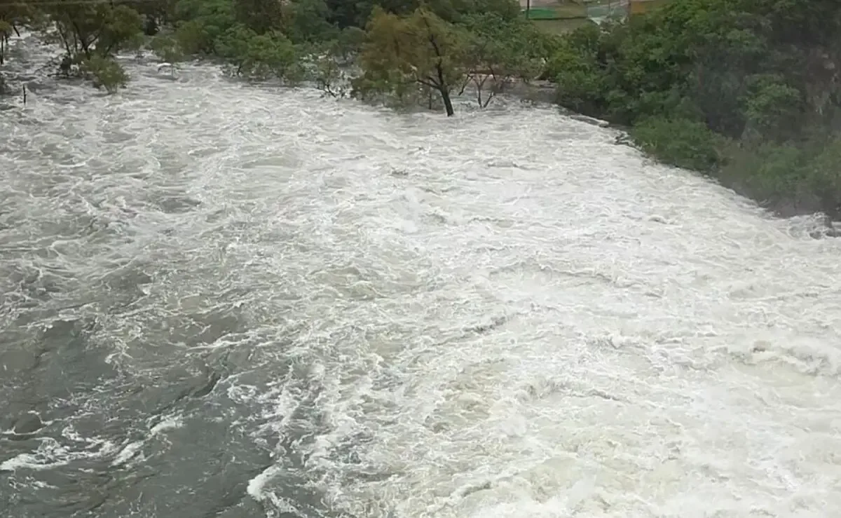 La rápida acumulación de agua en la presa La Boca obliga a medidas preventivas en diversas comunidades.