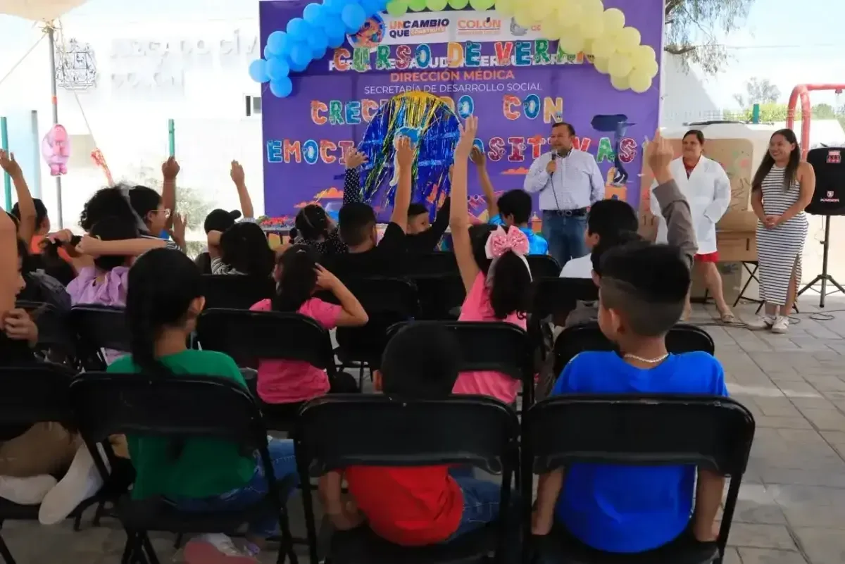 Aprender inteligencia emocional potencia las habilidades sociales y el bienestar infantil, fortaleza clave en la infancia.