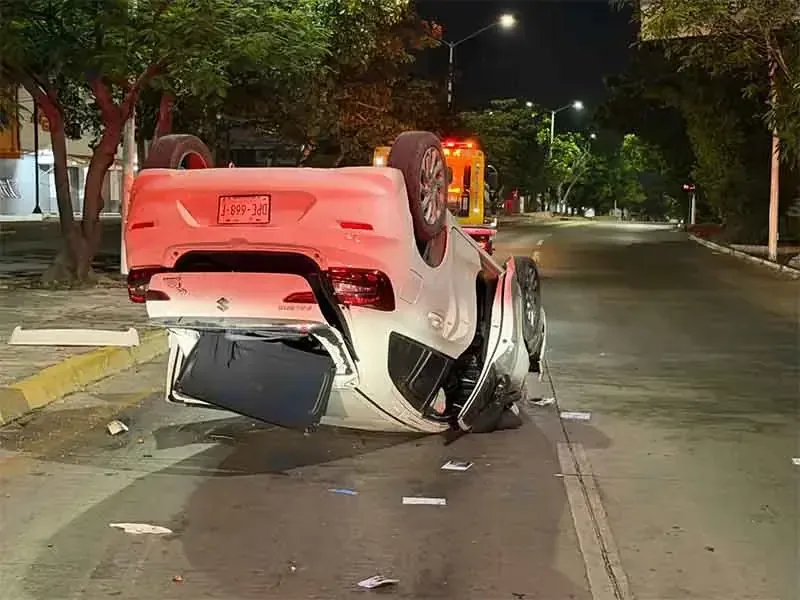 Un accidente vehicular dejó daños materiales, pero el conductor se dio a la fuga tras el incidente.