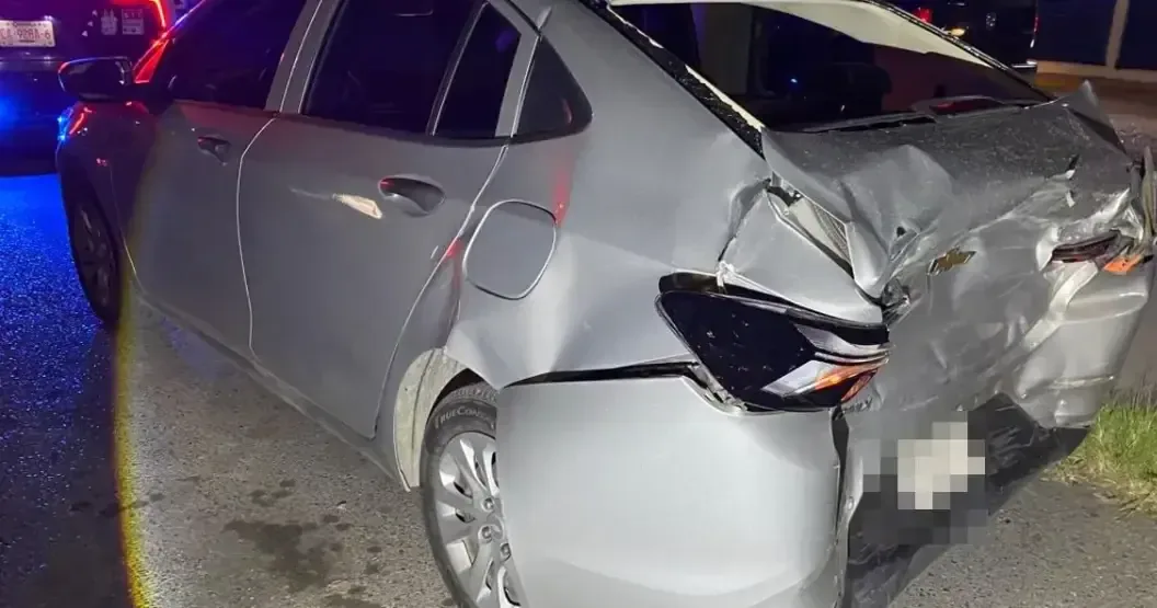 Un accidente vial se registró en Saltillo sin heridos, resultado de un descuido al conducir.