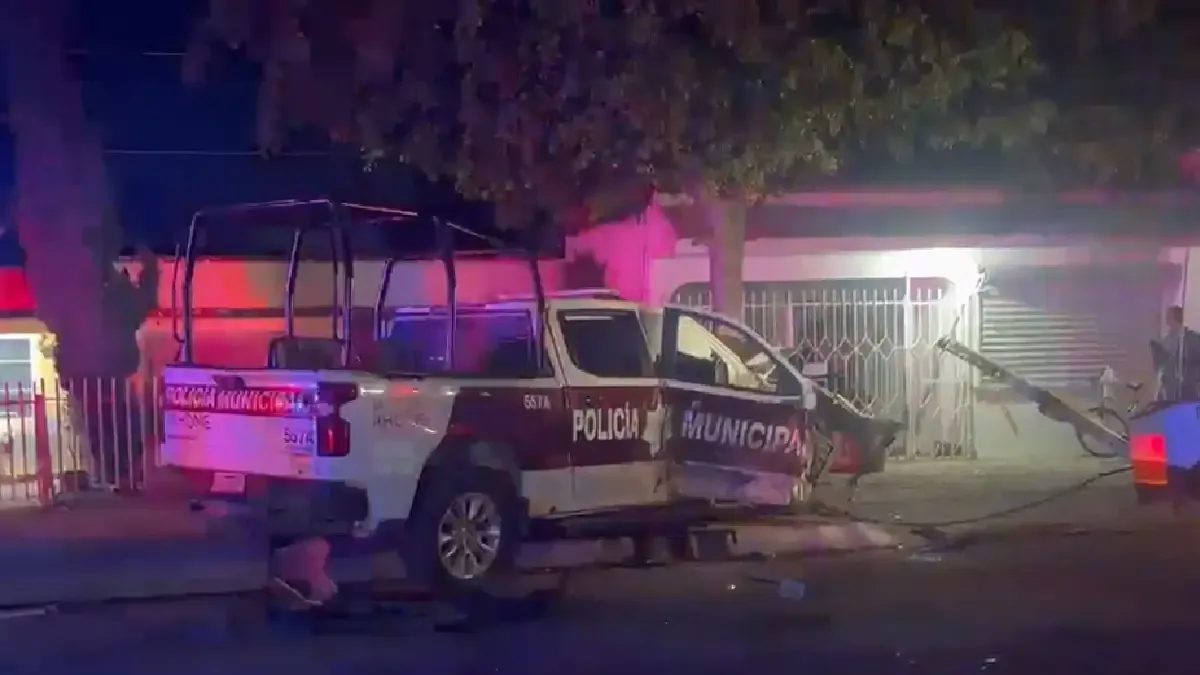 Un fuerte accidente en Ahome dejó tres policías heridos tras ser impactados por un conductor que ignoró una señal de alto.