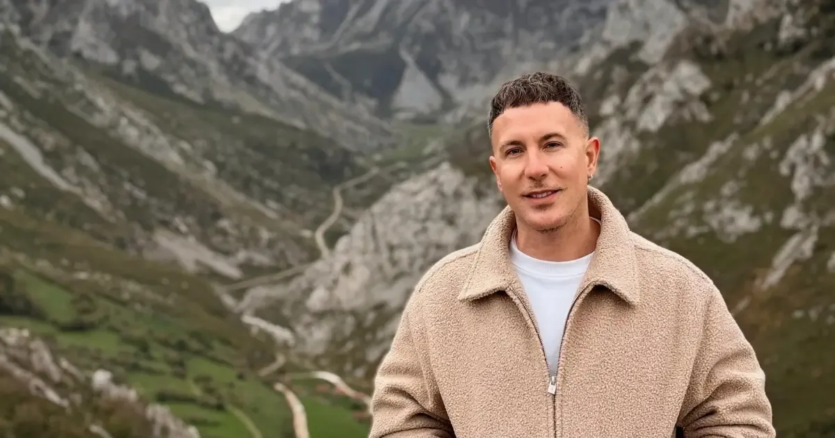 La confirmación del fallecimiento del periodista conmueve a sus colegas y la audiencia.