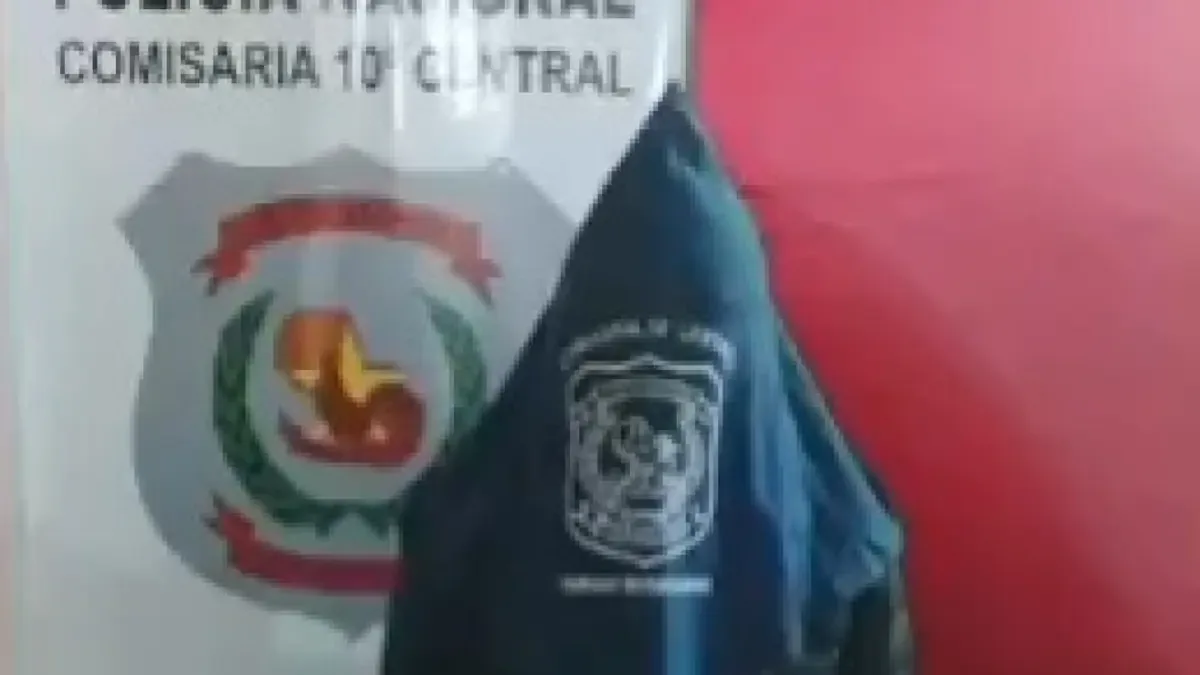 Ocho personas fueron arrestadas tras un incidente por polución sonora en una plaza local.