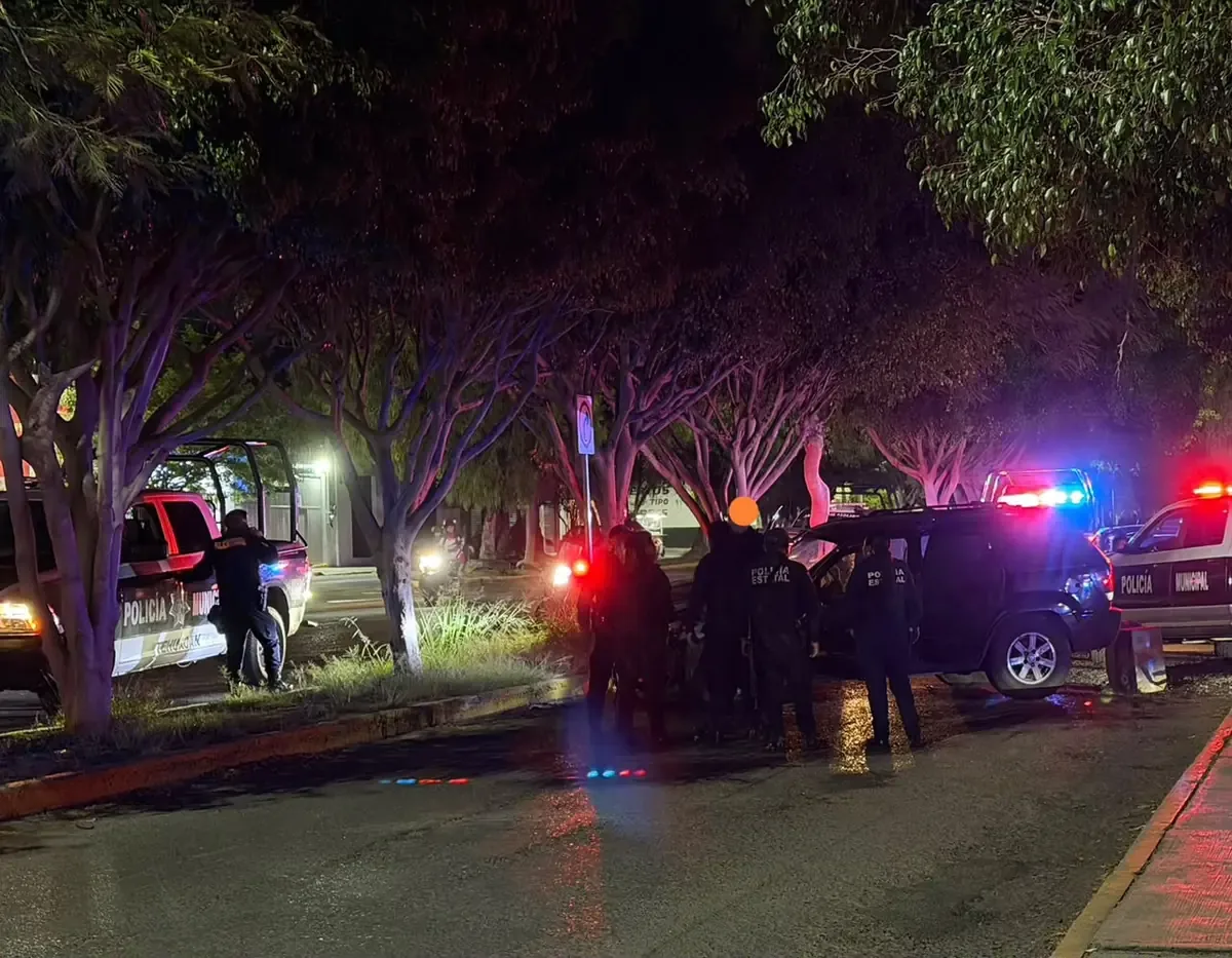 La persecución se inició por un reporte de hombres armados en vehículos.