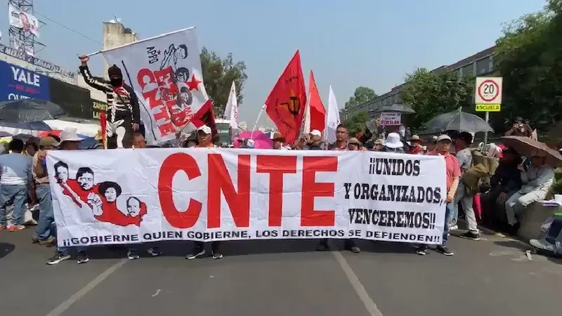 Se establece la responsabilidad institucional en la protección de docentes frente a la violencia.