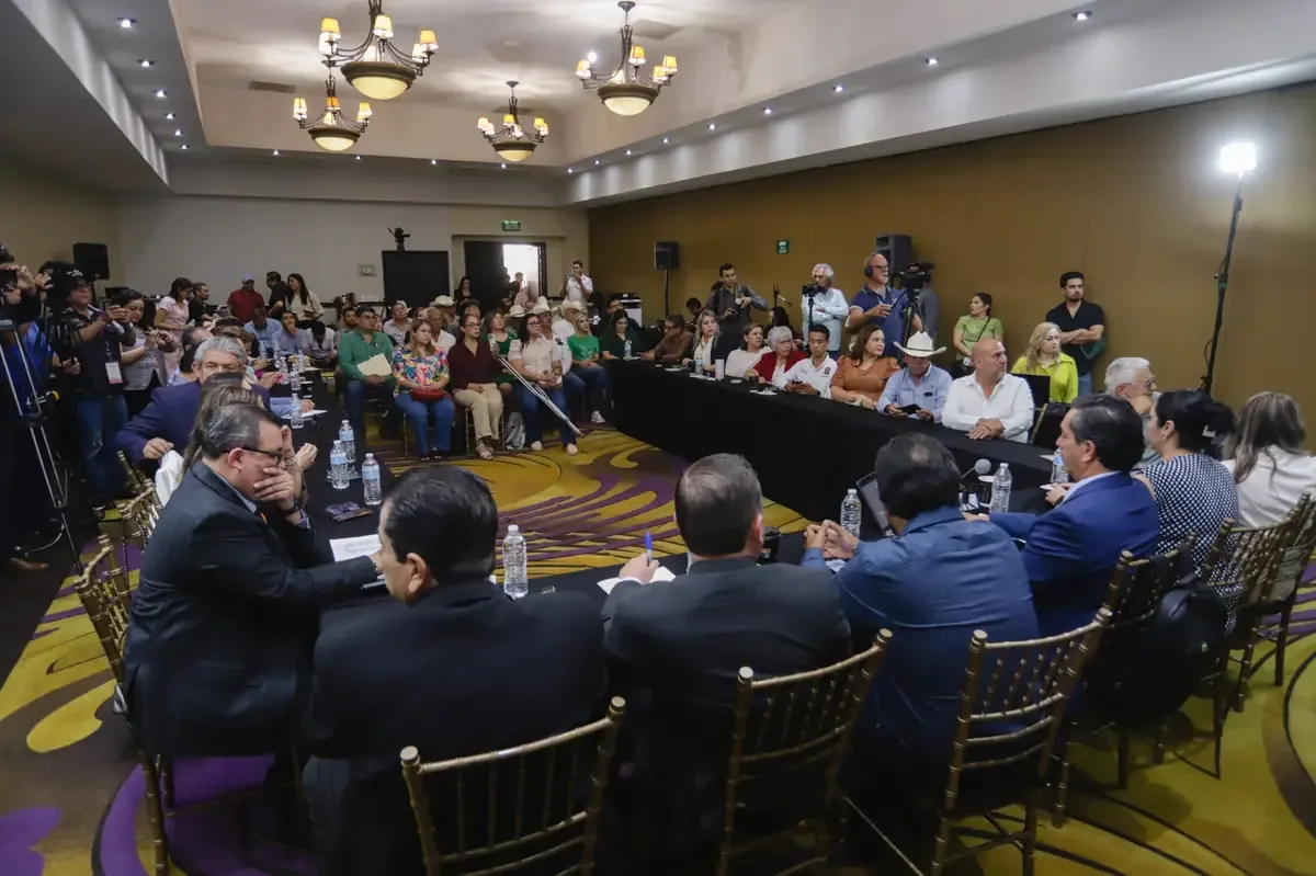 La reforma busca alinear la Constitución estatal con la legislación federal en temas electorales.