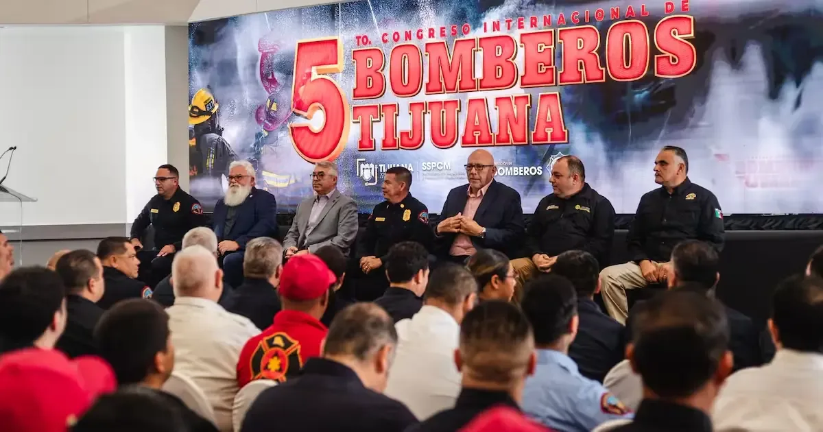 Bomberos de México y el extranjero mejoran su preparación para situaciones de emergencia en Tijuana.