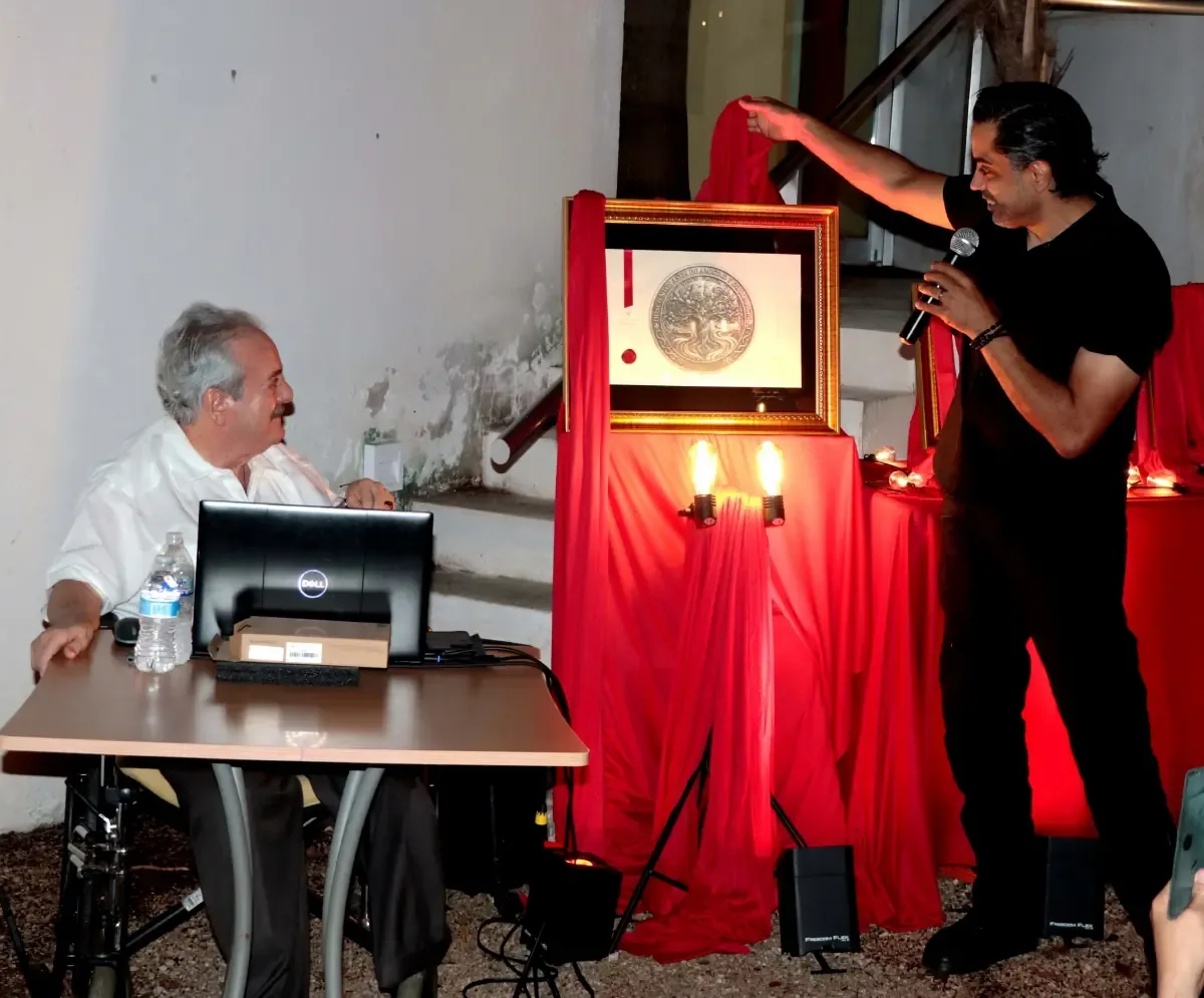 La conmemoración incluye una conferencia sobre la historia y vínculos culturales entre ambas naciones.