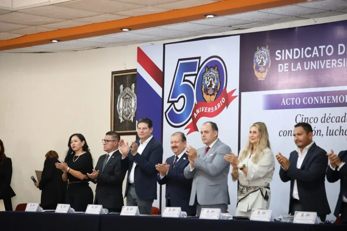 La celebración destaca la trayectoria de los docentes en la educación de Michoacán.