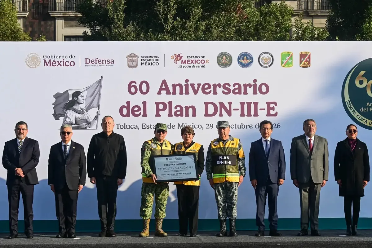 La gobernadora Delfina Gómez destaca el papel del Ejército en la atención de emergencias.