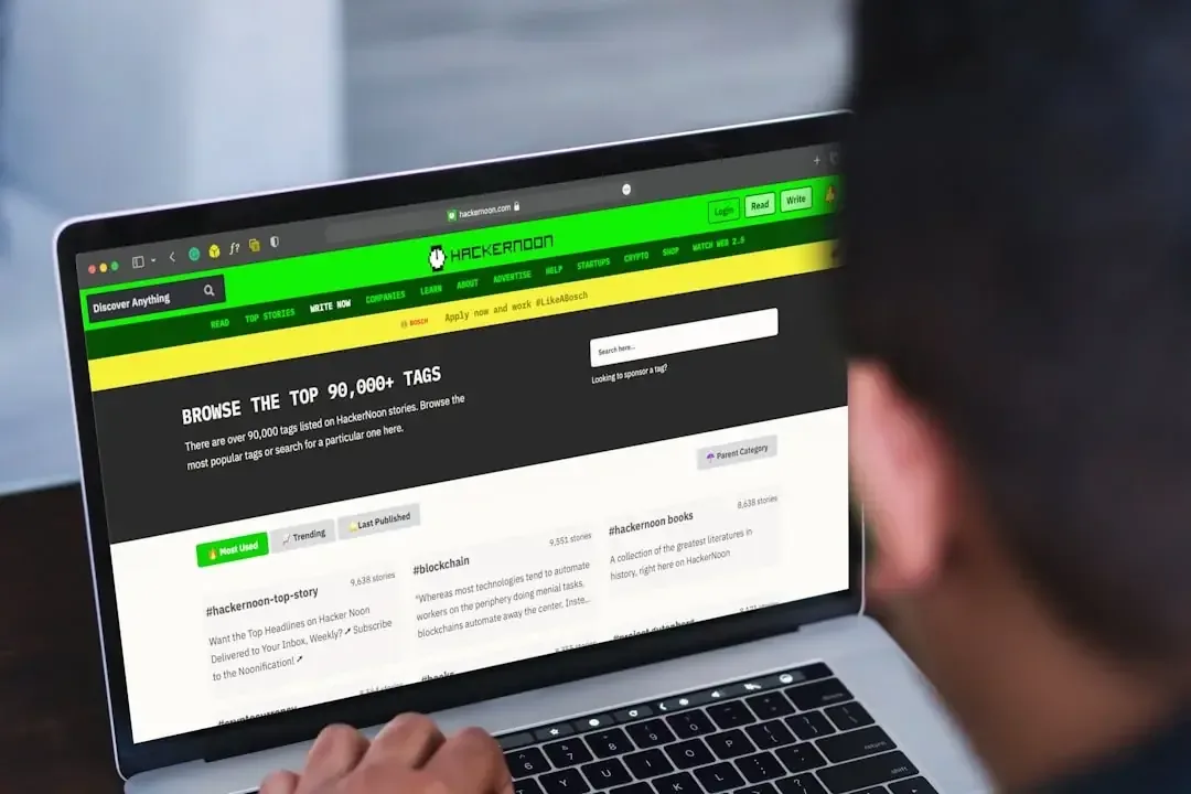 Conoce a los innovadores que redefinieron la comunicación visual moderna.