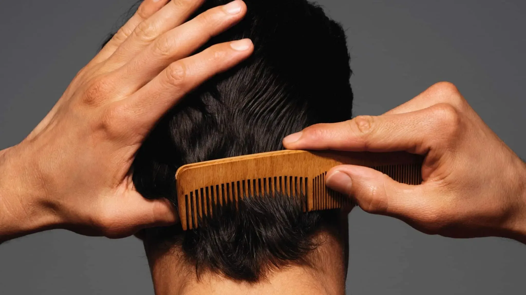 Consejos sobre la correcta frecuencia de lavado del cabello para su salud.