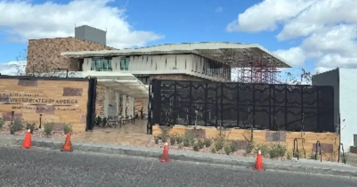 El Consulado de Estados Unidos limita traslados en Nogales ante riesgos.