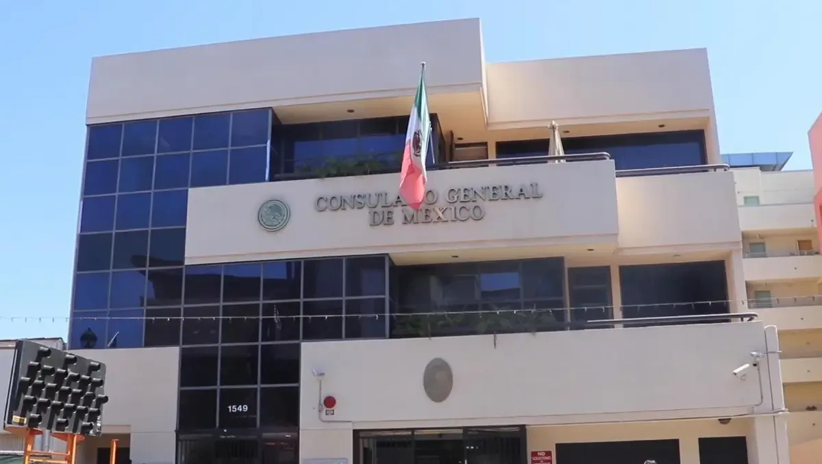 A pesar de la revisión de consulados en EE. UU., el consulado mexicano opera con normalidad.