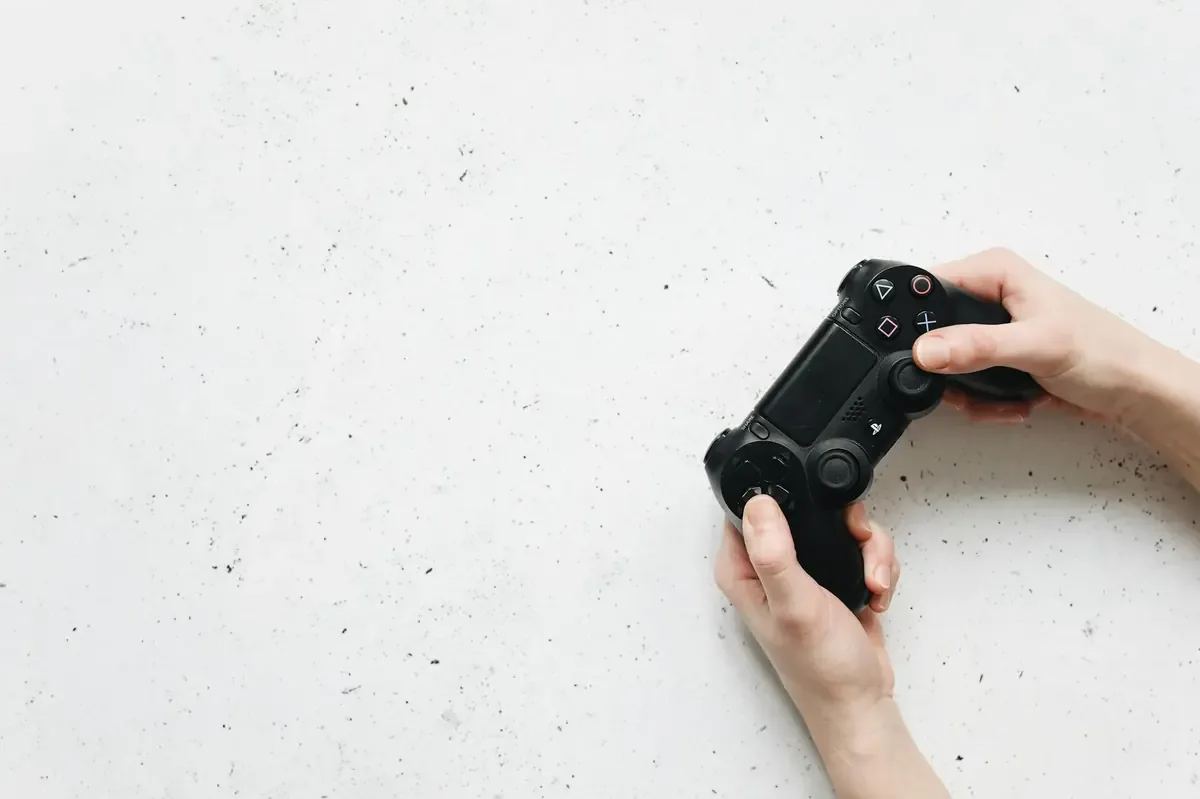 Usuarios de PS5 y Xbox pagan lo mismo, pero solo PlayStation tiene acceso anticipado.