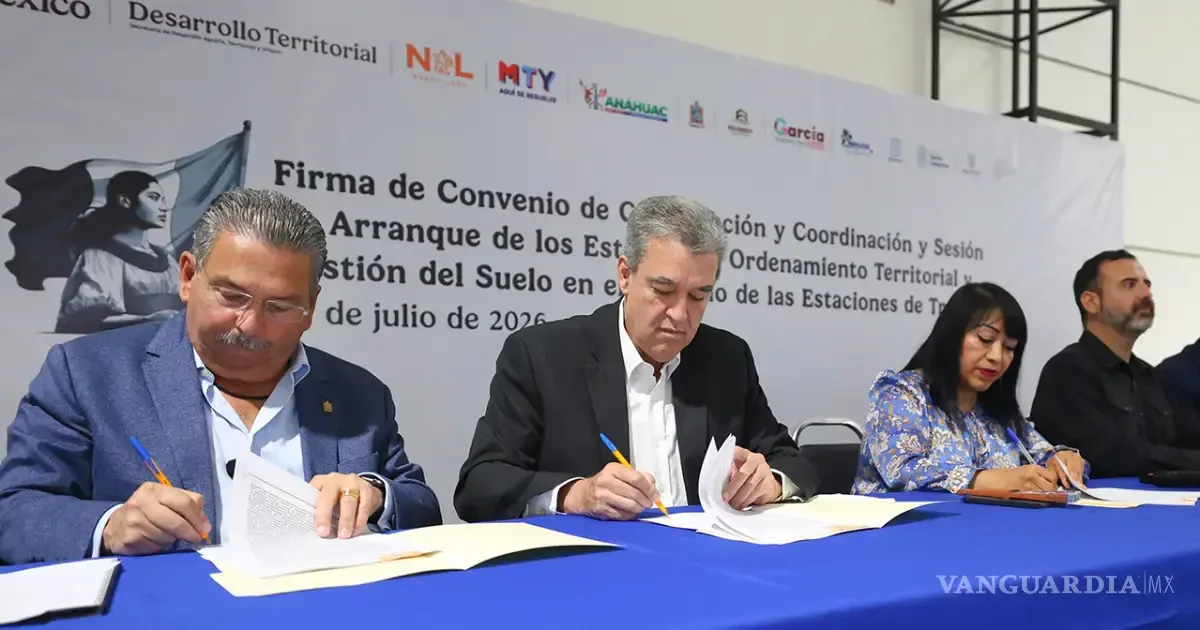 Este convenio busca impulsar la planeación urbana en las estaciones del tren, beneficiando la economía regional.