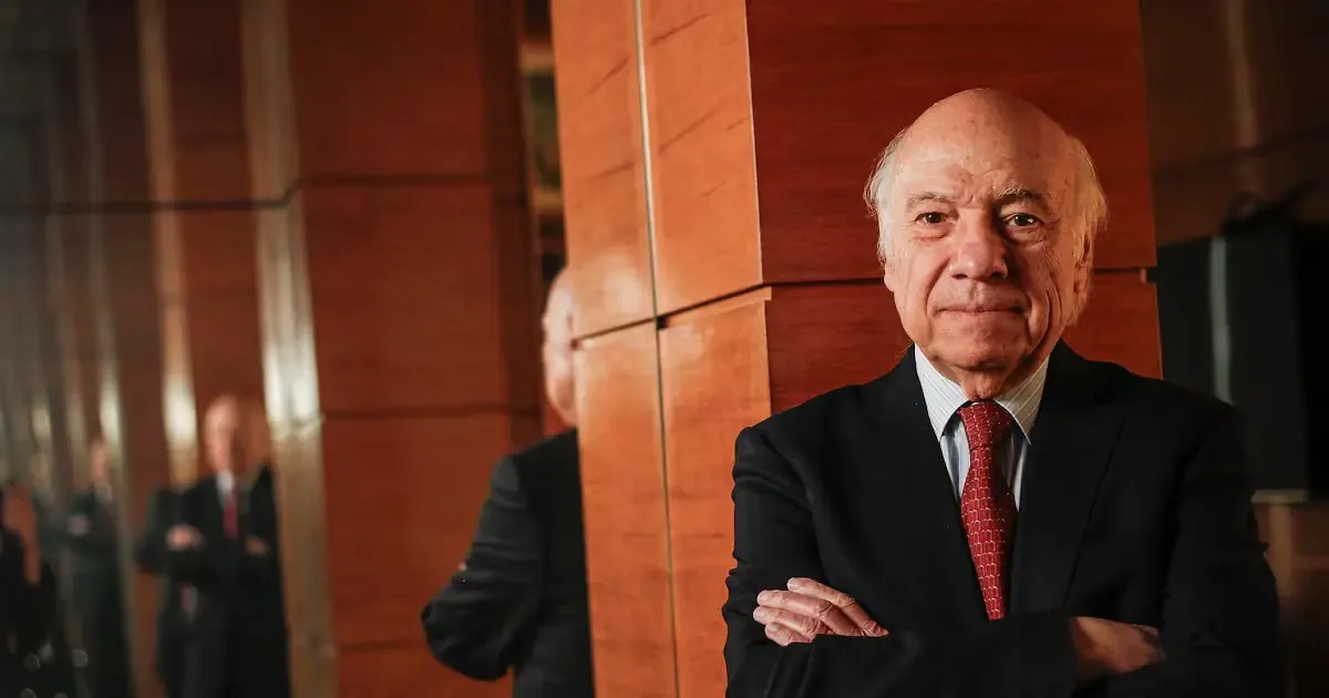 El economista señala que una nueva deuda es inevitable, pero no cree en proyecciones más altas.
