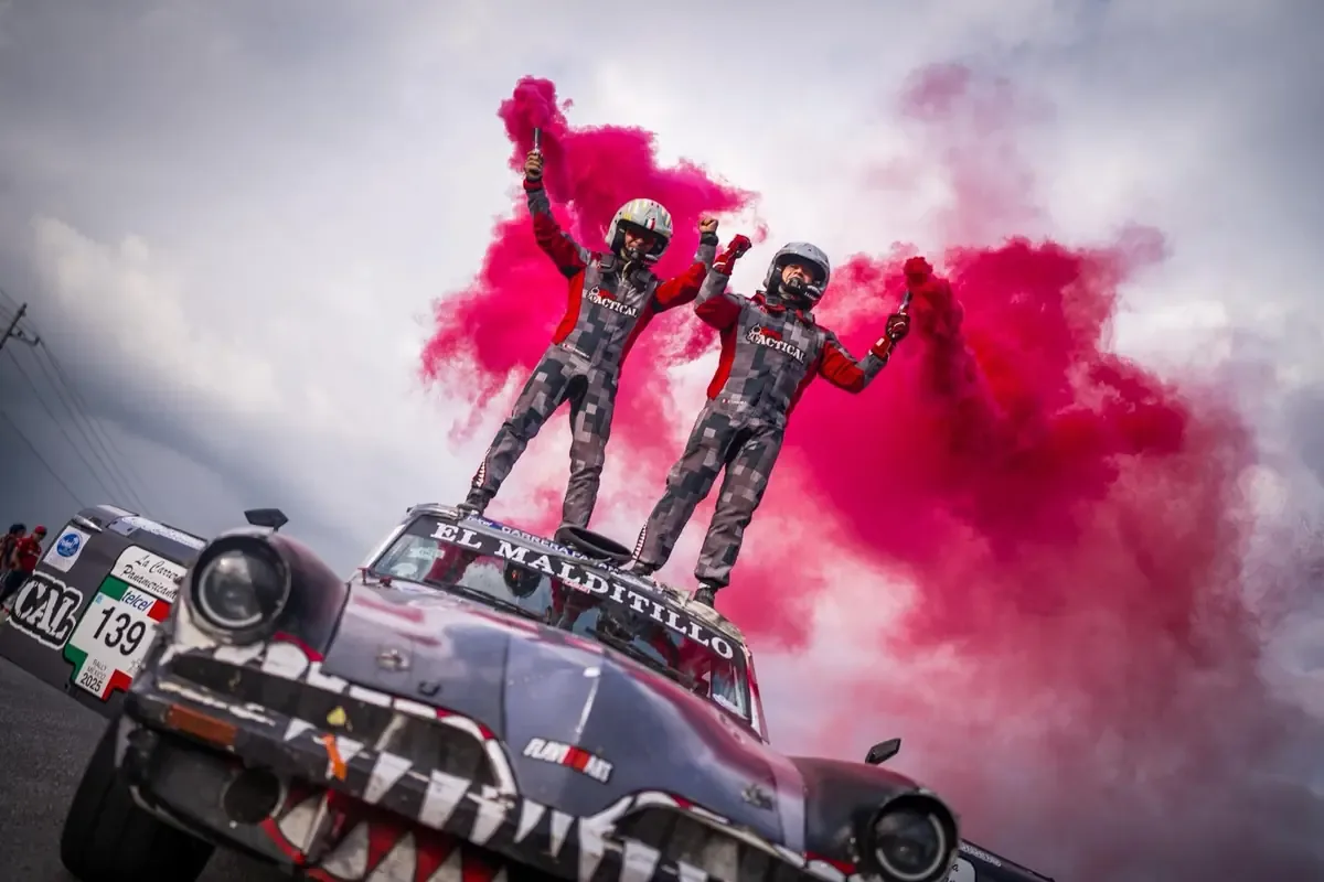 La dupla se prepara para competir en una nueva edición de la emblemática carrera automovilística.