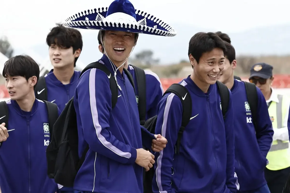 La selección fue recibida con música de mariachi y entusiasmo en el aeropuerto.