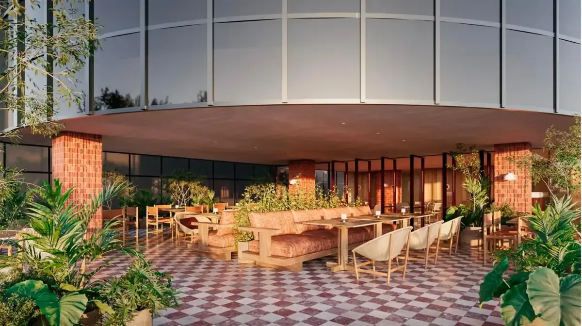 La inversión del corporativo amplía su presencia en el sector hotelero y de bienes raíces.