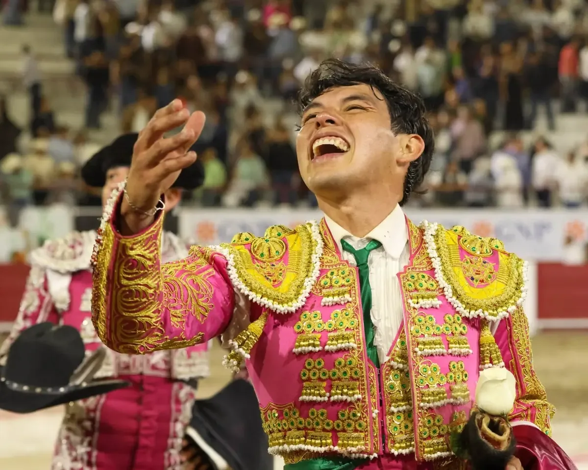 Los toreros destacaron en el festejo de la Independencia con actuaciones emotivas en la Plaza La Luz.