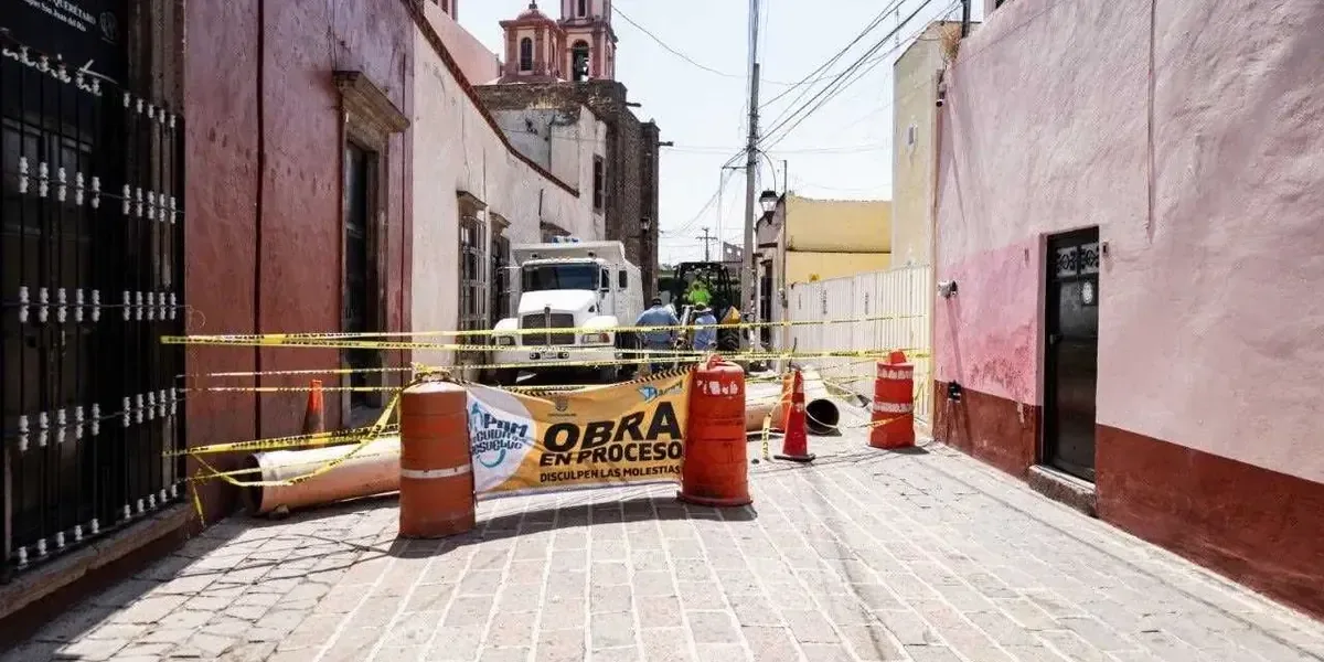 Residentes enfrentan desabastecimiento de agua en la colonia Centro, complicando sus actividades diarias.