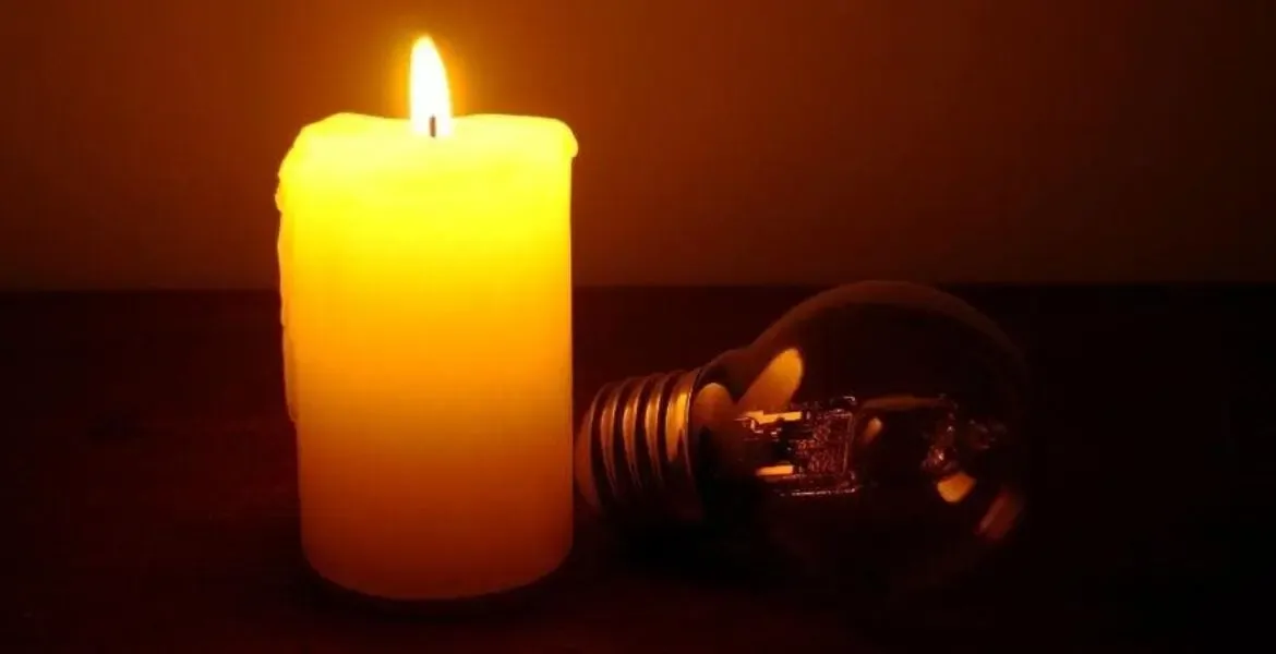 Cortes de luz afectan negocios turísticos en Acapulco por parte de la CFE.