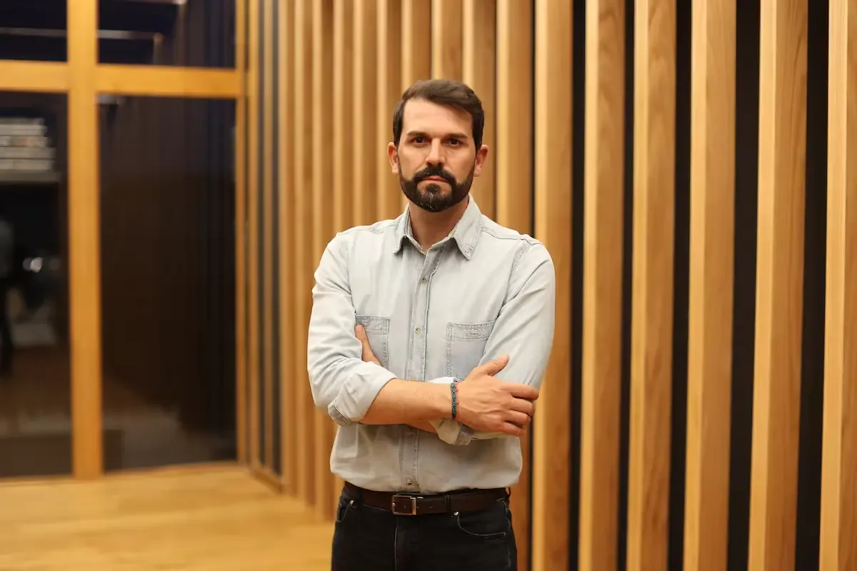 El alcalde de Salorino busca aprobar presupuestos ante la influencia de Vox.