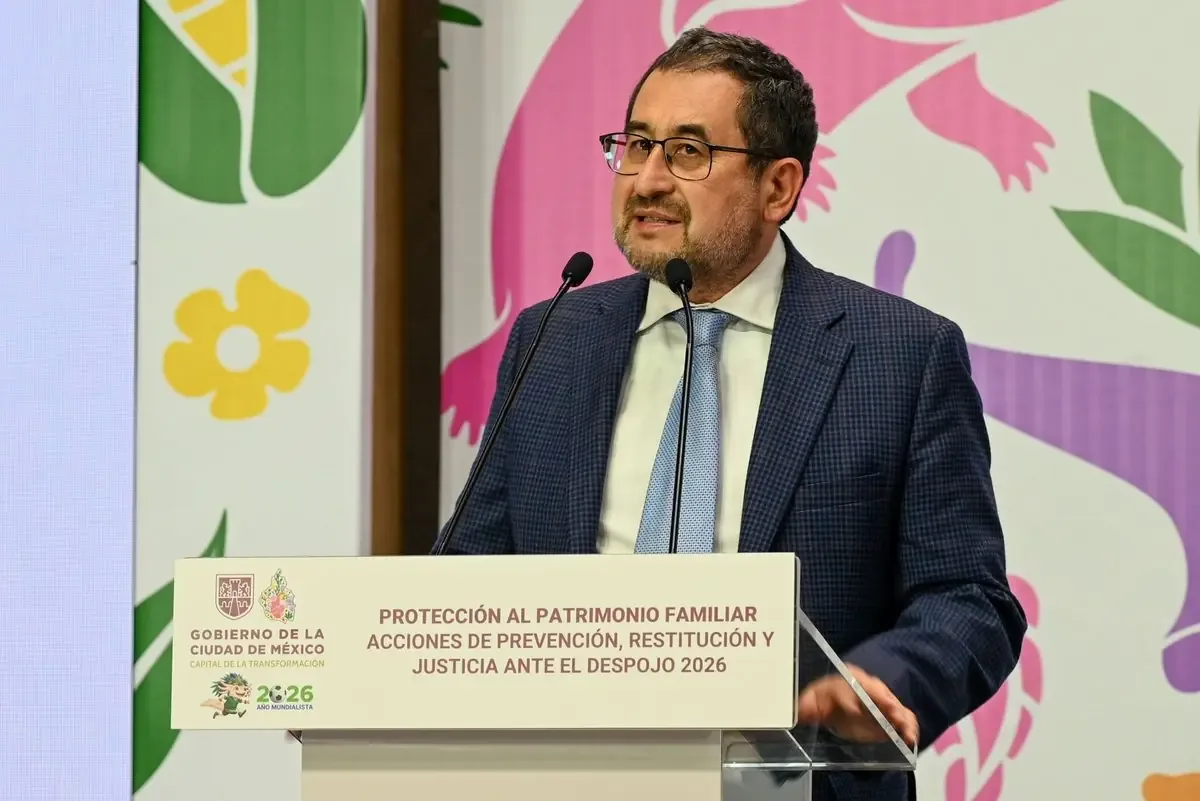 La disputa surge durante la comparecencia del secretario de Gobierno ante el Congreso local.