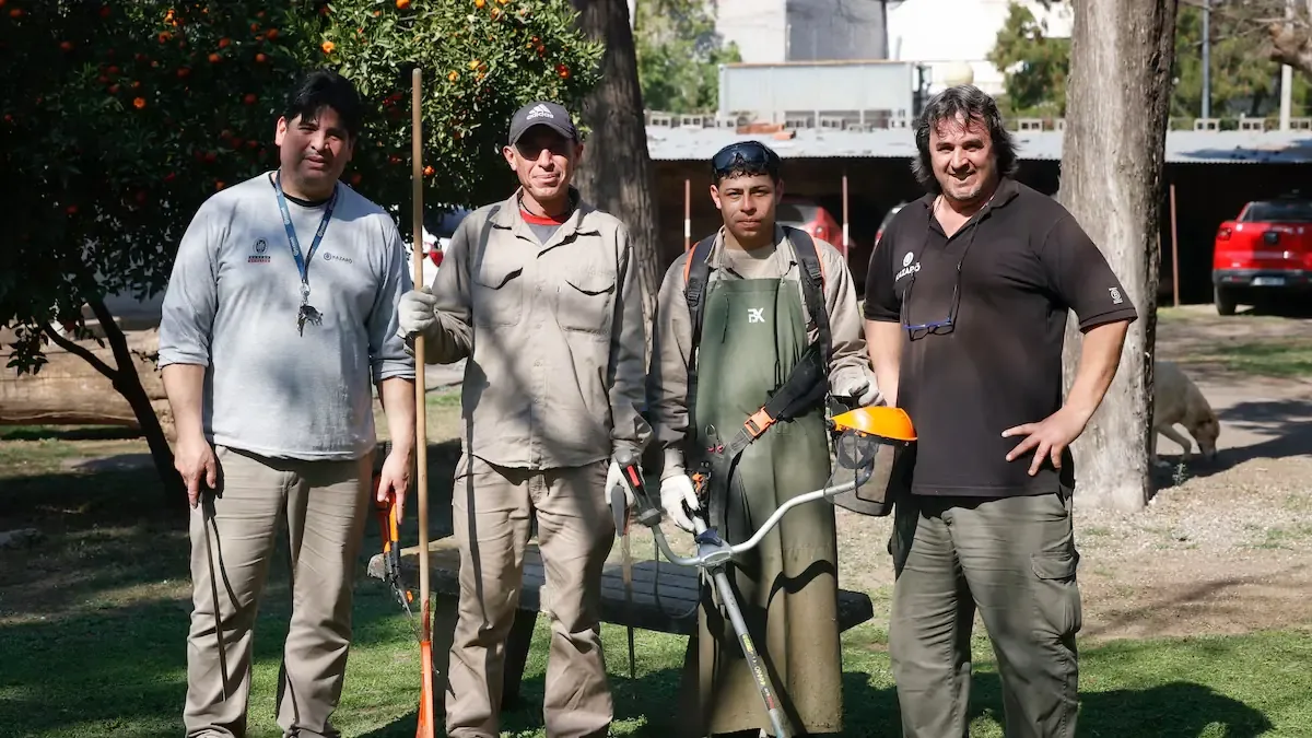 Una nueva alianza en Córdoba ofrece oportunidades laborales a ex limpiavidrios callejeros.
