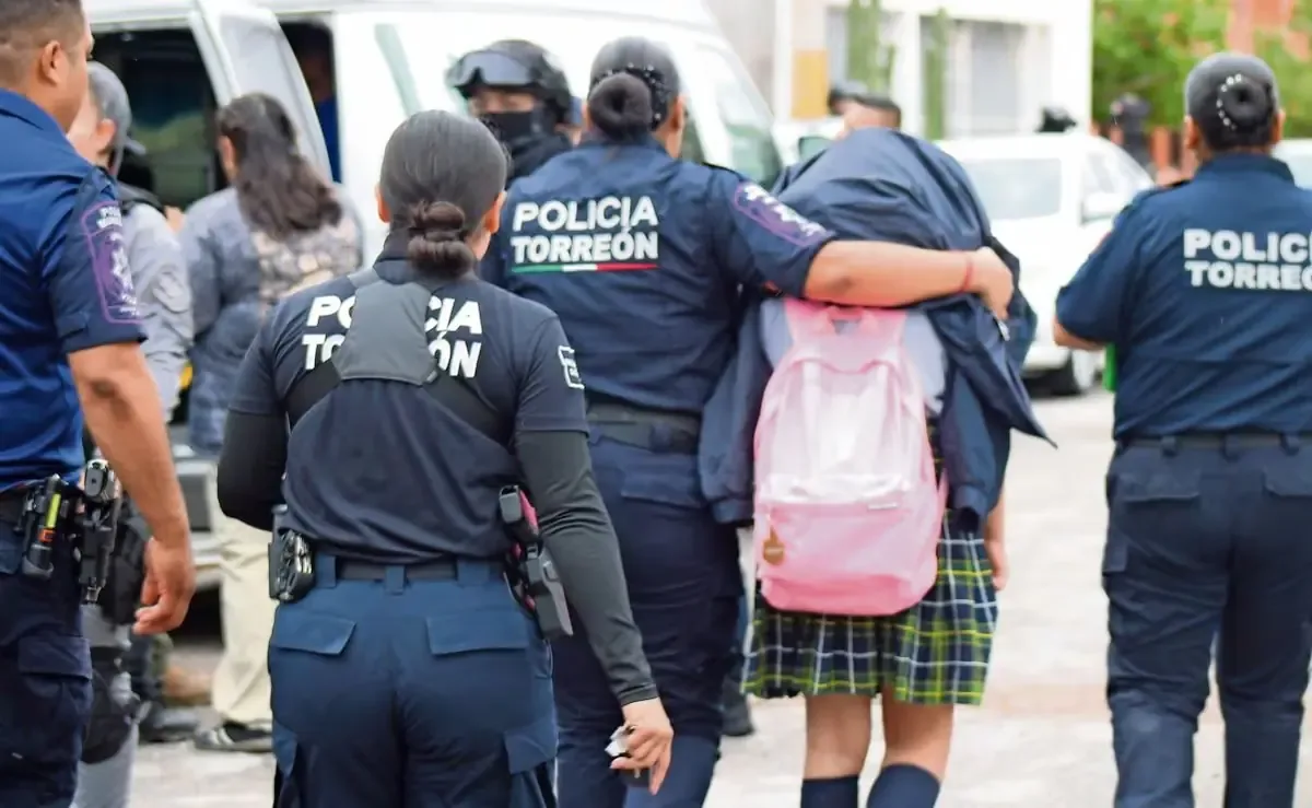 La nueva estrategia busca regular contenidos en redes tras el ataque en Torreón, que dejó una maestra fallecida.